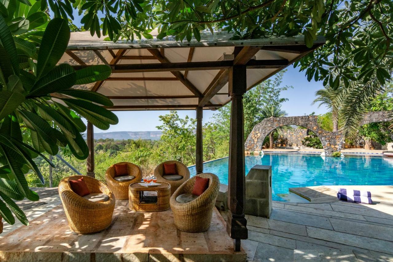 فيلا Nethersole Damفي Lake View Forest Retreat, Kamshet المظهر الخارجي الصورة