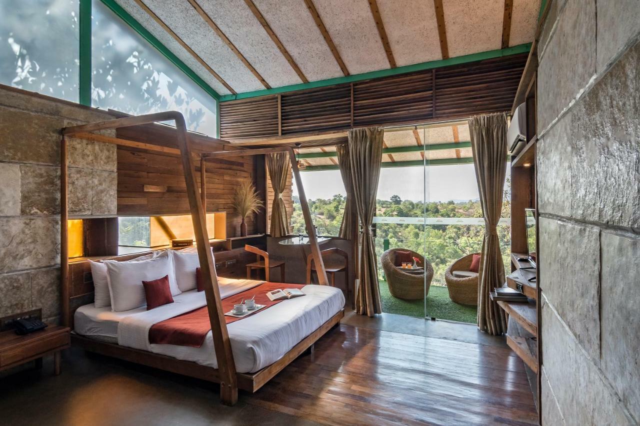 فيلا Nethersole Damفي Lake View Forest Retreat, Kamshet المظهر الخارجي الصورة